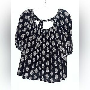 Old Navy Black and White Leaf Print Blouse